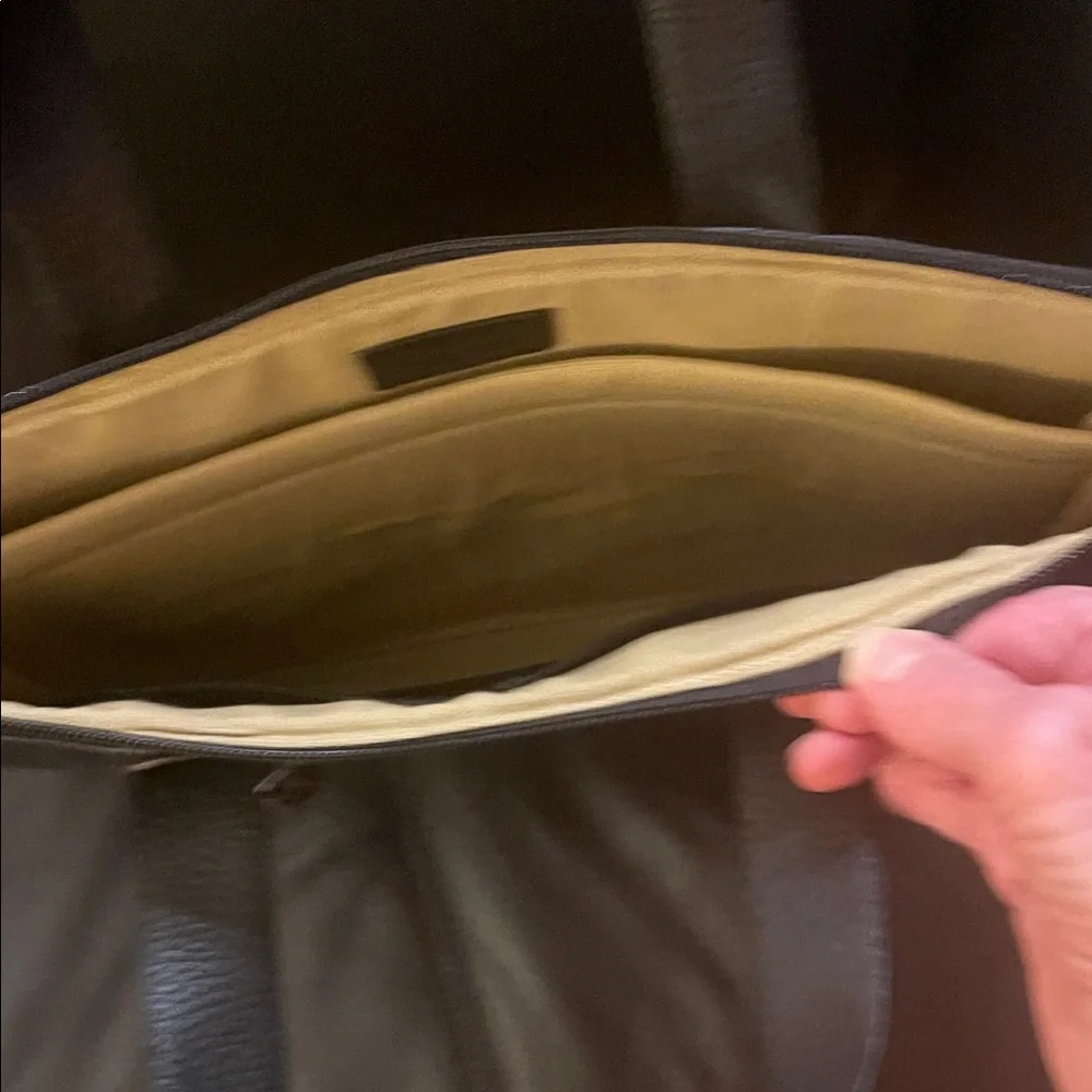 NWT - COLE HAAN - SLIM LEATHER COMPUTER CASE